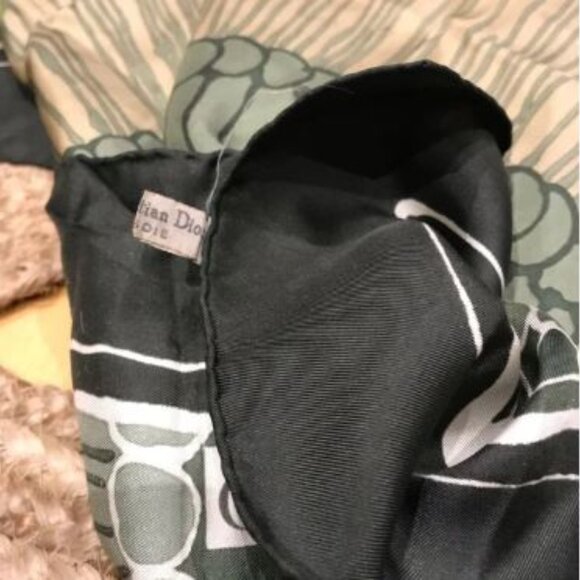 Christian Dior print green, beige & kaki Silk French square scarf - Picture 7 of 9
